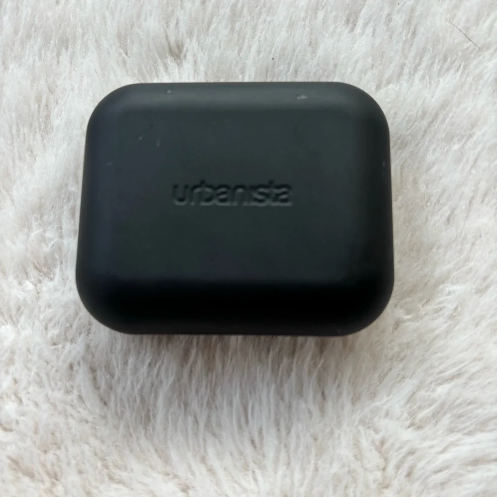 NWOT Urbanista Black Wireless Earbuds - Picture 1 of 4